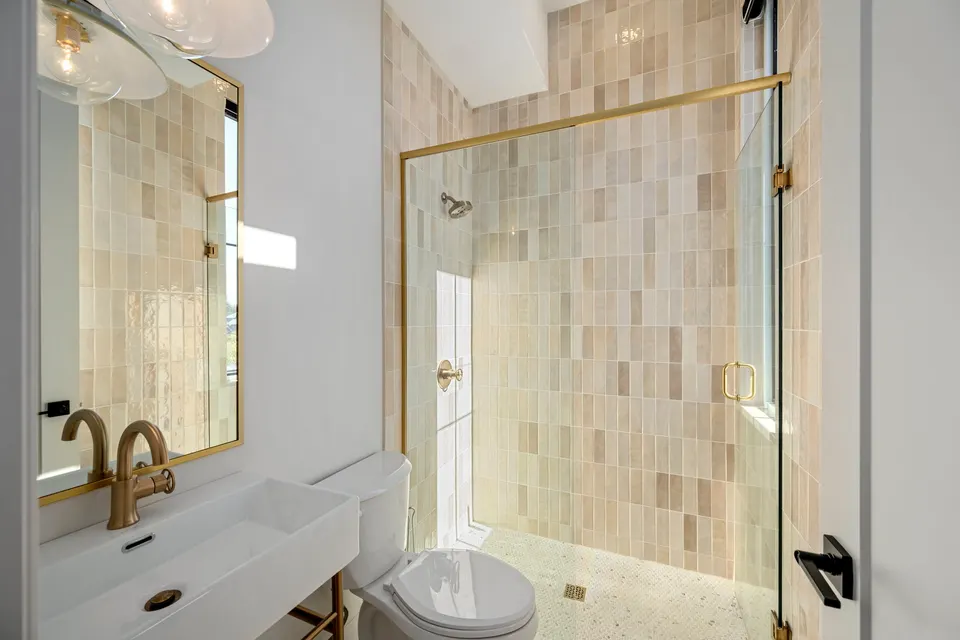 Second ensuite